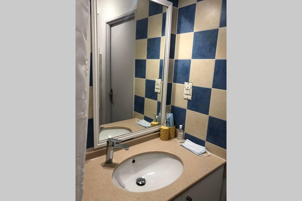 Studio Port De Hyeres Proche Des Plages Экстерьер фото