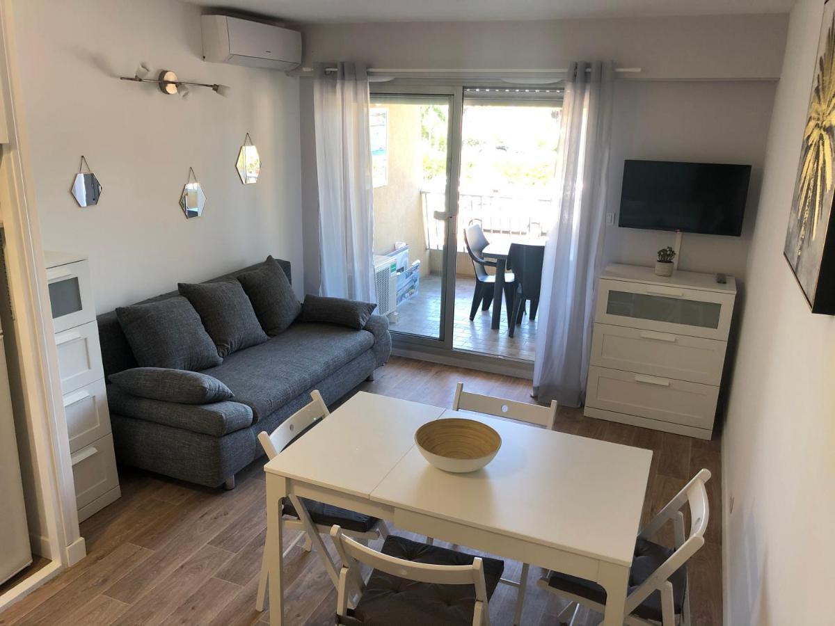 Studio Port De Hyeres Proche Des Plages Экстерьер фото